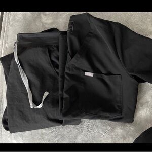 Figs Scrubs SET. Size M. Regularly worn. Still in good condition.